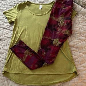 LuLaRoe Tunic with matching OS Dachshund print leggings
